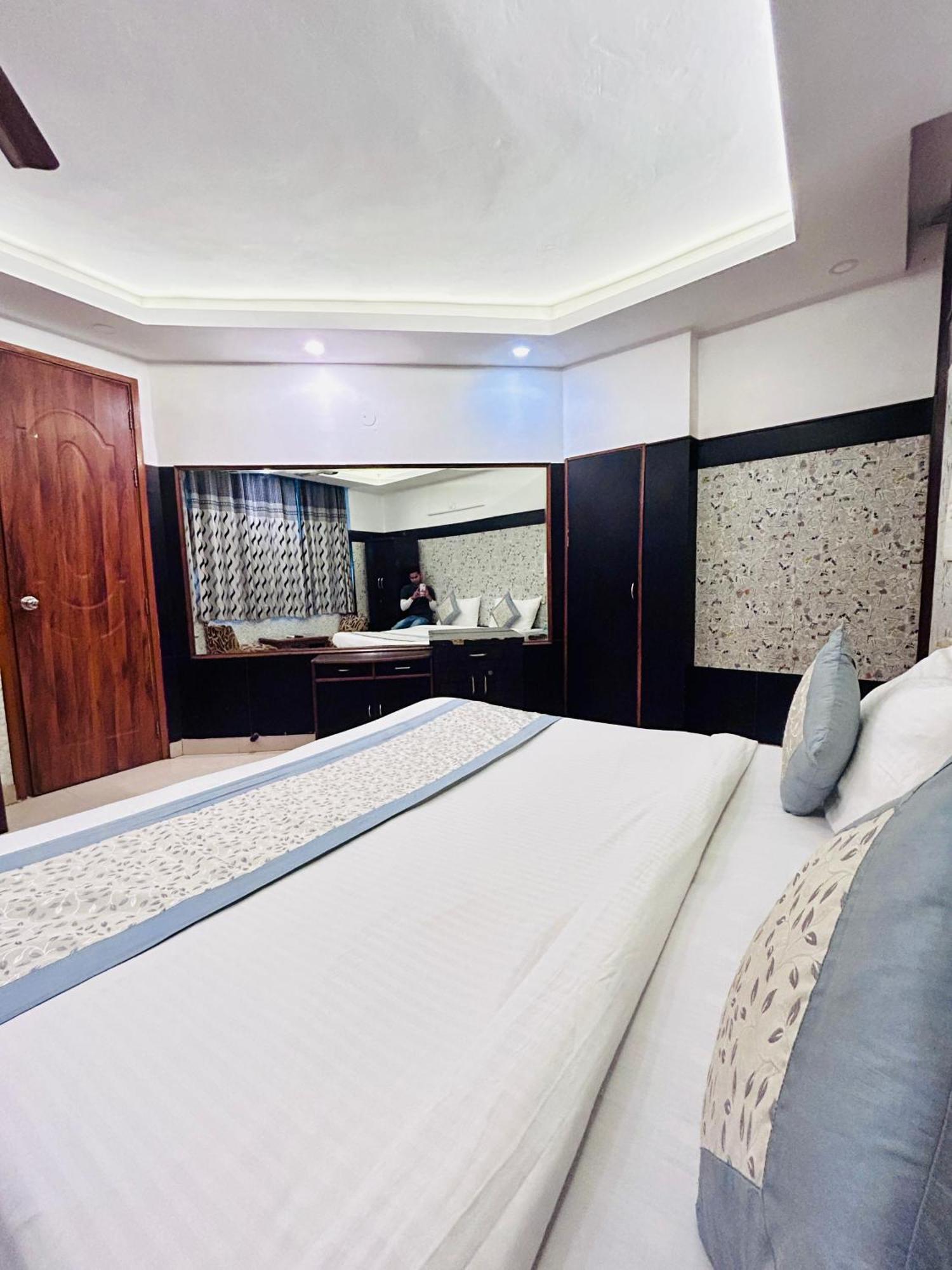 Satwah Just 10 Minute Away Form Nizamuddin Railway Station Hotel 4*