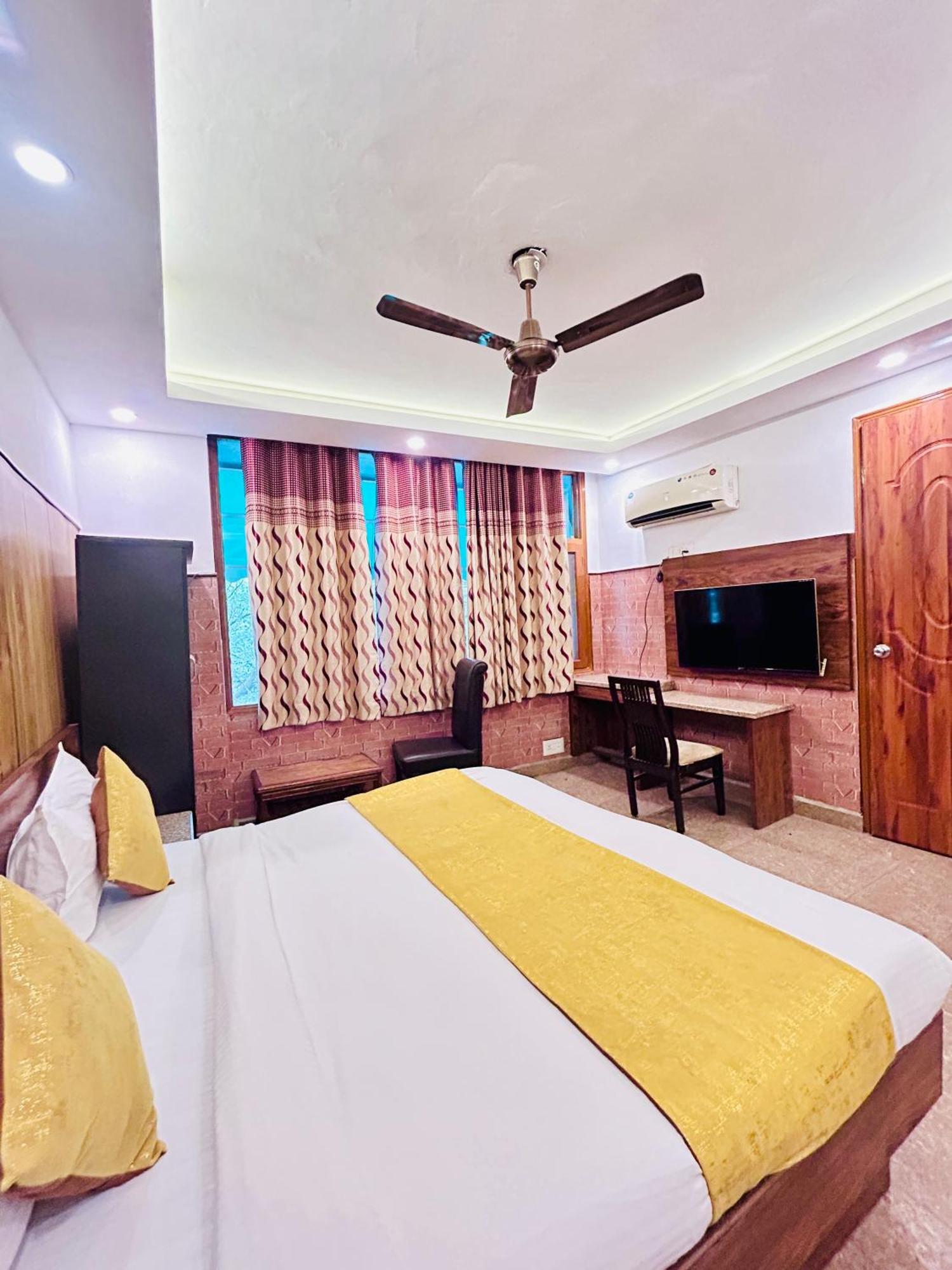 Satwah Just 10 Minute Away Form Nizamuddin Railway Station Hotel New Delhi