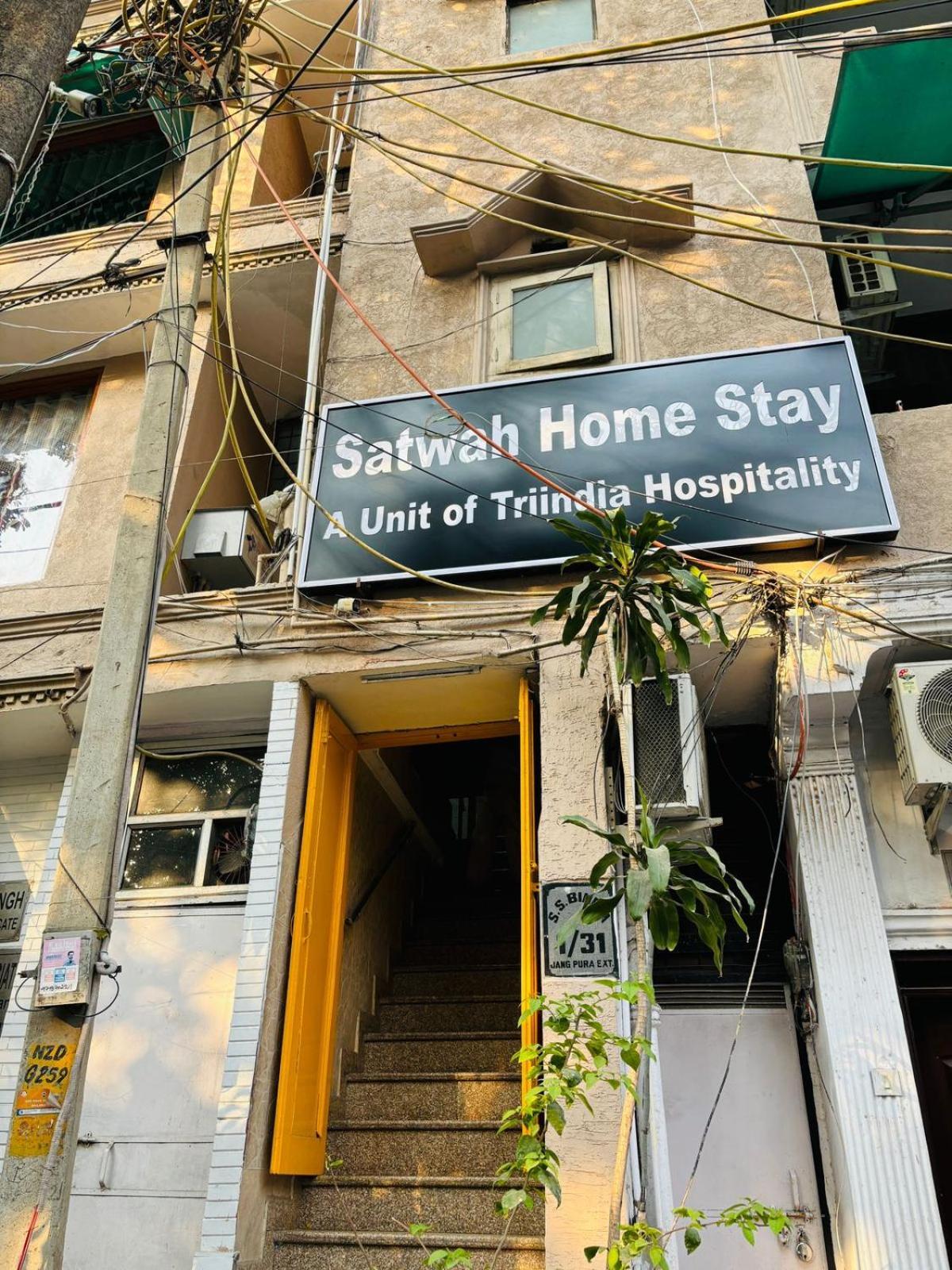 Satwah Just 10 Minute Away Form Nizamuddin Railway Station Hotel 4*