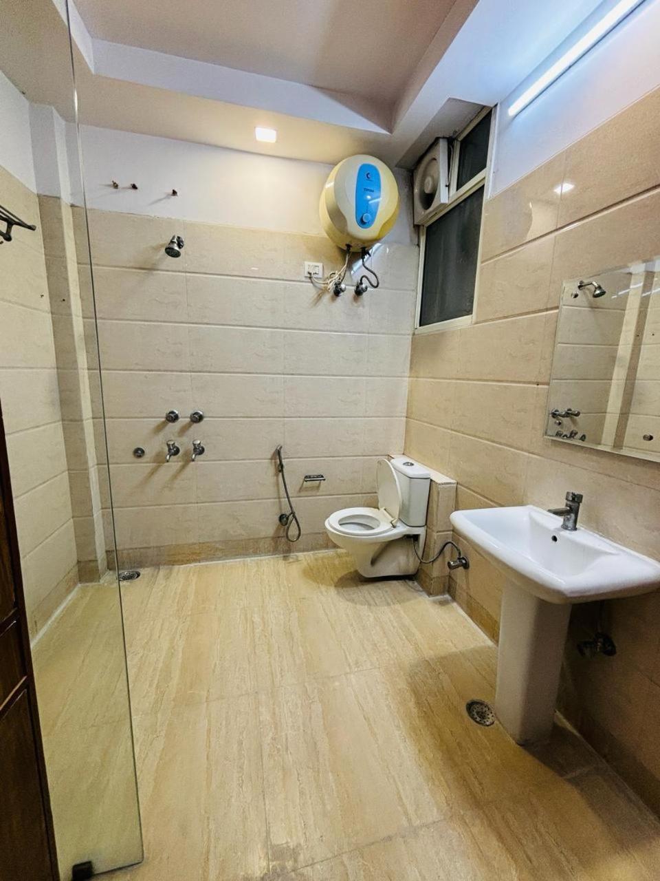 Hotel Satwah Just 10 Minute Away Form Nizamuddin Railway Station New Delhi
